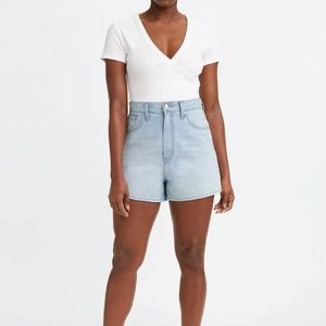 LEVIS HIGH RISE WOMENS LIGHT DENIM SHORTS SIZE 30